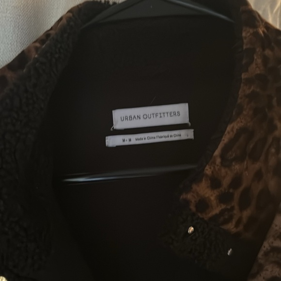 Animal print 3/4 button sweatshirt - Picture 2 of 3